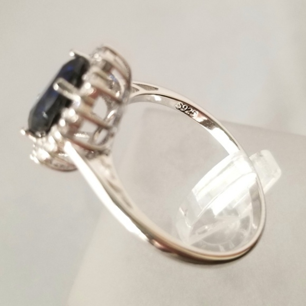 That Sapphire Ring - Picture 7 of 8